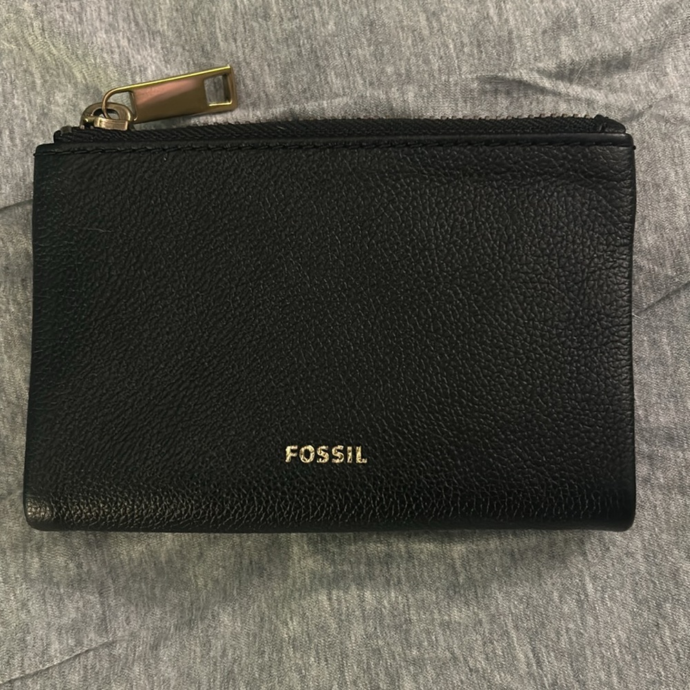 Black Fossil Bi Fold Women’s Wallet (New, w/out tags)